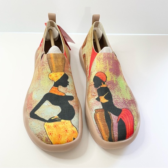 UIN Shoes - Size 9 NWT UIN Slip On Shoes Comfortable Loafers Dance Now